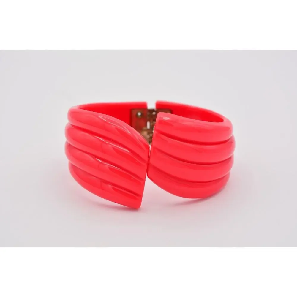 Vintage Bangle Bracelet Lucite Chunky Bright Red Coral Scalloped 70s 1980s Bin4